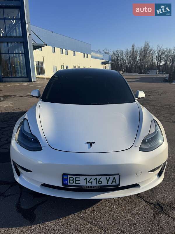 Седан Tesla Model 3 2023 в Миколаєві