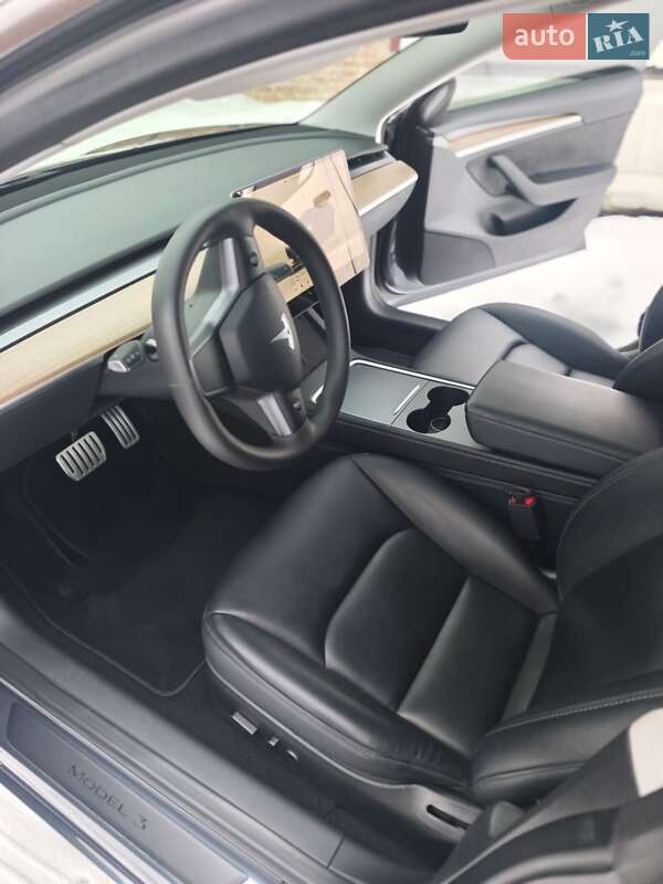 Седан Tesla Model 3 2023 в Фастові