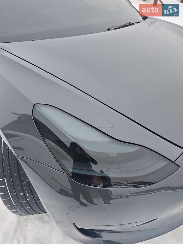 Седан Tesla Model 3 2023 в Фастові