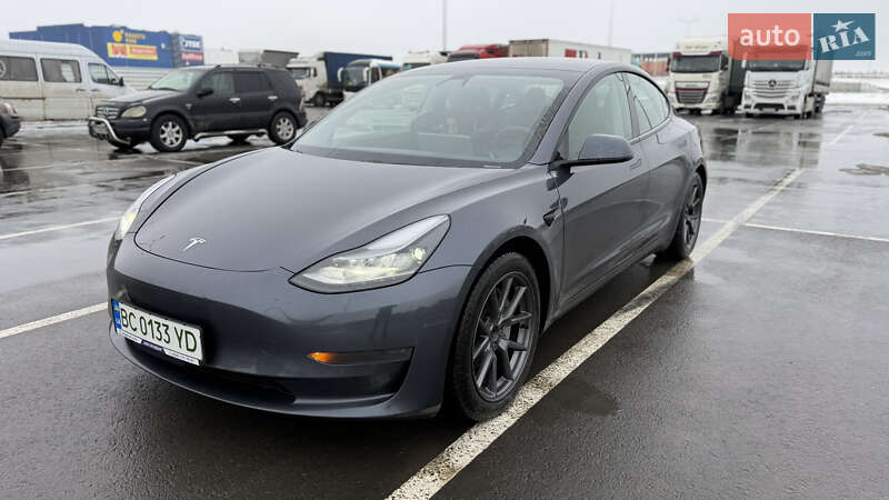 Седан Tesla Model 3 2021 в Львове