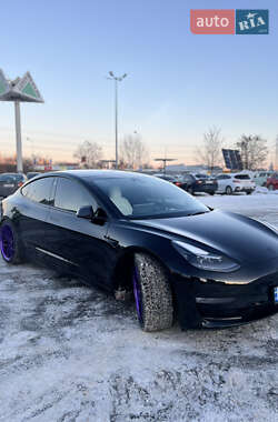 Седан Tesla Model 3 2022 в Киеве