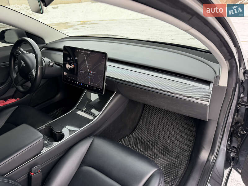 Седан Tesla Model 3 2018 в Золотоноші