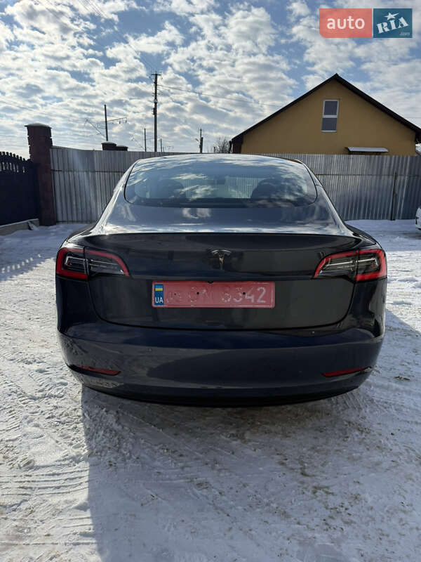 Седан Tesla Model 3 2021 в Луцьку