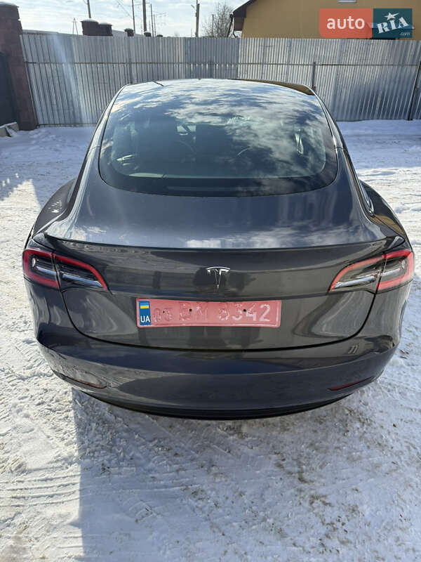 Седан Tesla Model 3 2021 в Луцьку