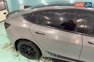 Седан Tesla Model 3 2018 в Киеве