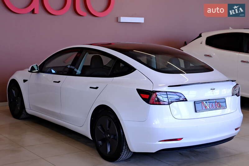 Седан Tesla Model 3 2022 в Одессе