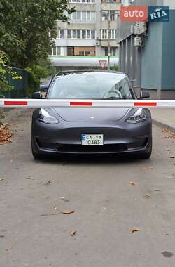Седан Tesla Model 3 2022 в Черкасах