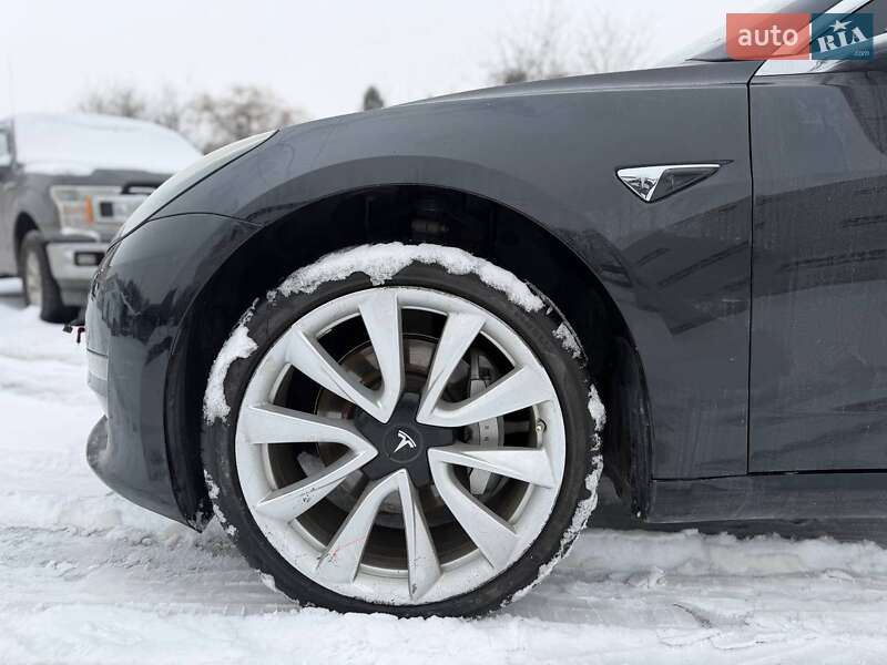 Седан Tesla Model 3 2019 в Луцьку