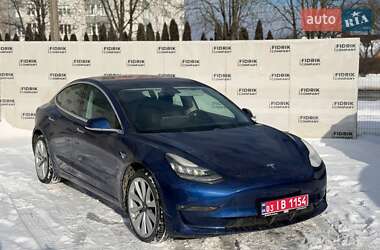Седан Tesla Model 3 2018 в Луцьку