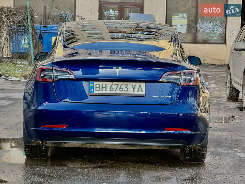 Седан Tesla Model 3 2018 в Одесі
