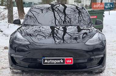 Седан Tesla Model 3 2022 в Киеве