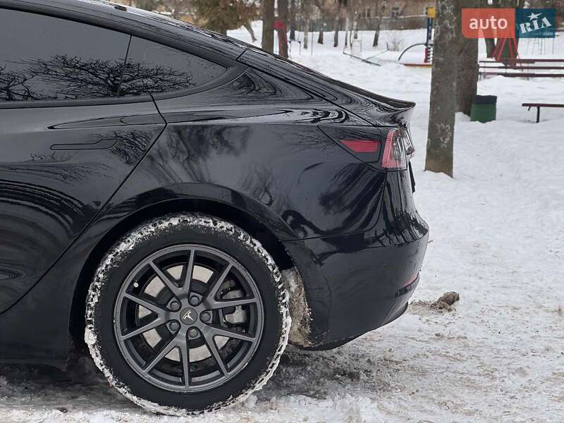 Седан Tesla Model 3 2022 в Киеве