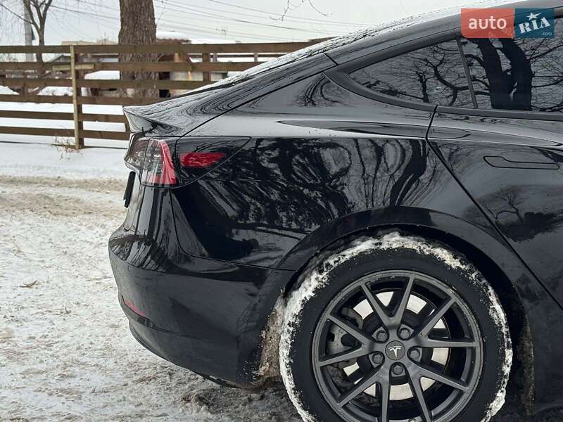Седан Tesla Model 3 2022 в Киеве