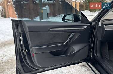 Седан Tesla Model 3 2022 в Киеве