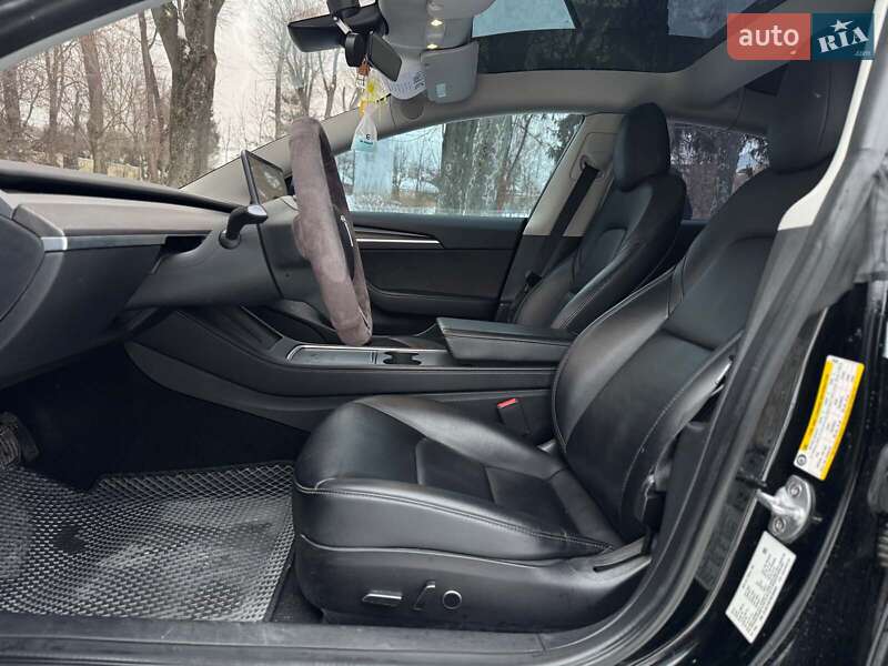 Седан Tesla Model 3 2022 в Киеве