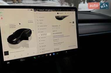 Седан Tesla Model 3 2022 в Киеве