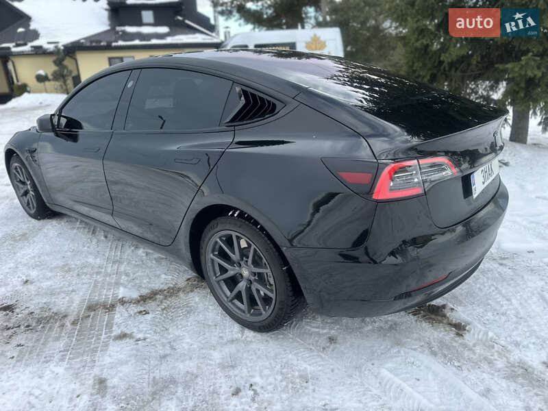 Седан Tesla Model 3 2018 в Ивано-Франковске