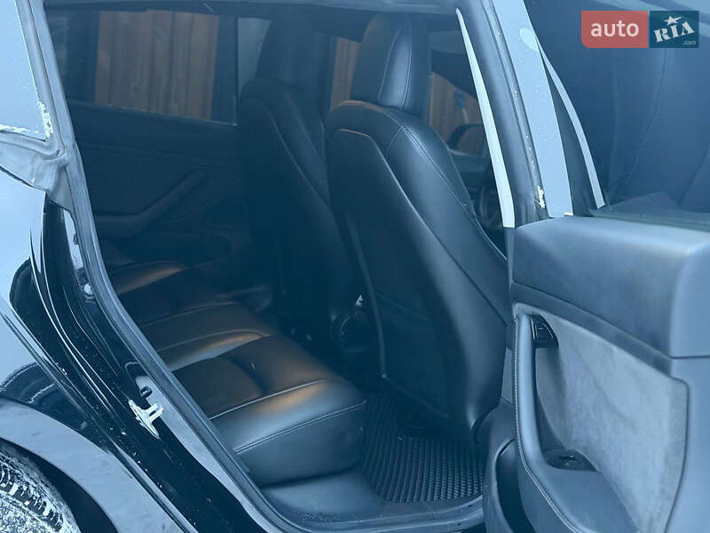 Седан Tesla Model 3 2019 в Рівному