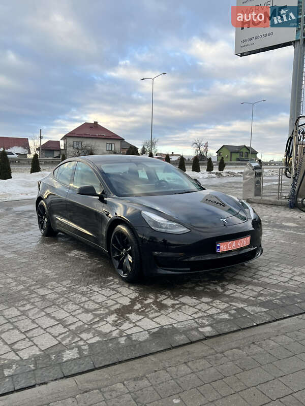 Седан Tesla Model 3 2022 в Львові