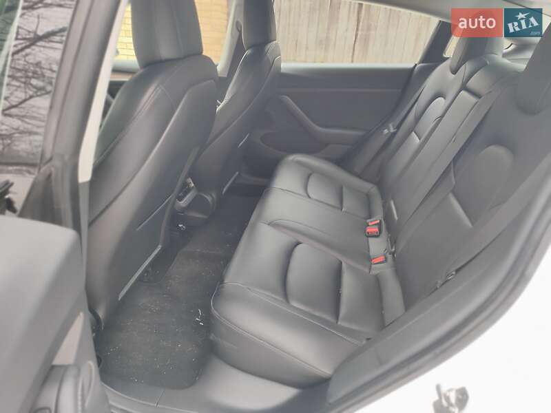 Седан Tesla Model 3 2022 в Києві