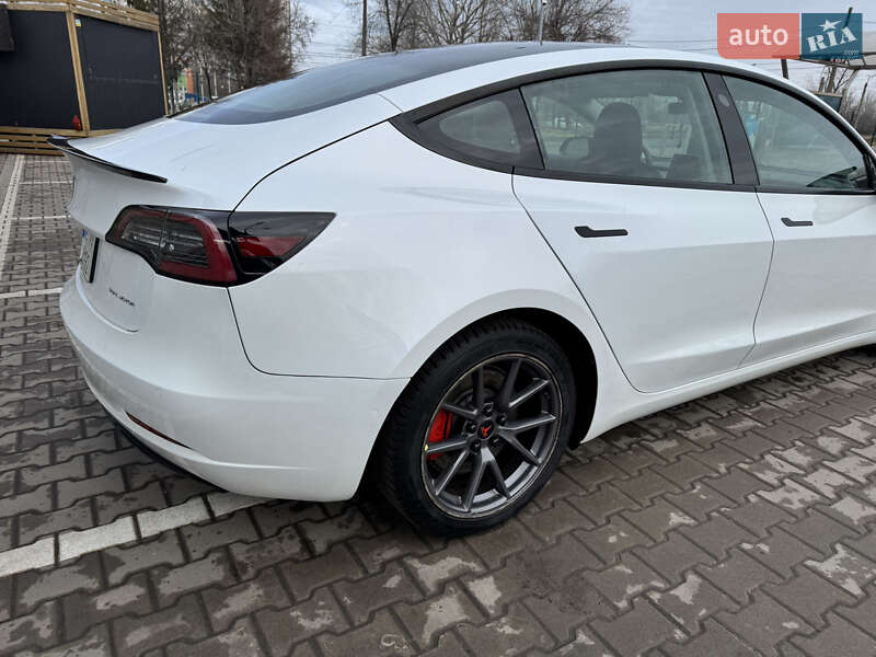 Седан Tesla Model 3 2020 в Кривому Розі