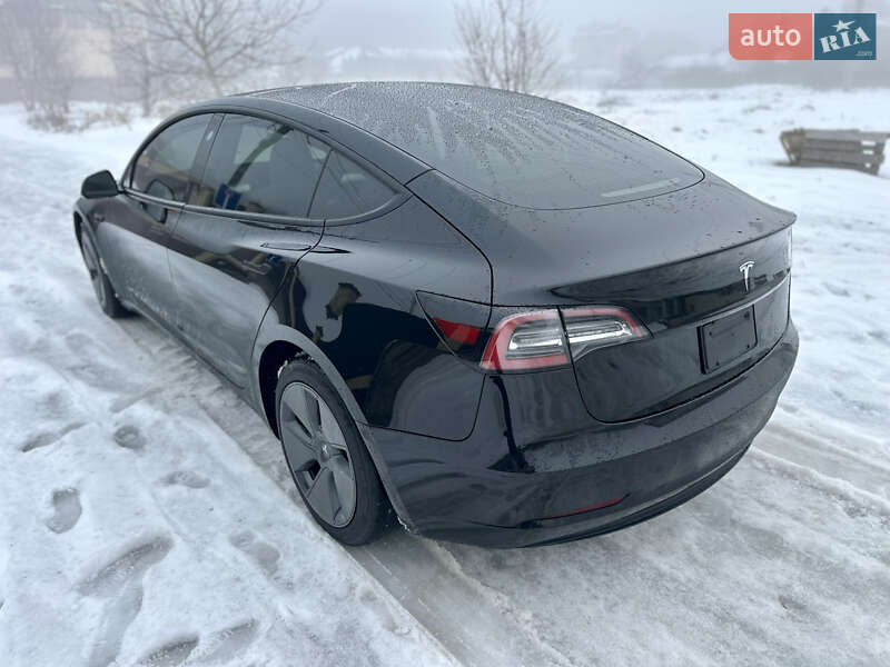Седан Tesla Model 3 2022 в Виннице