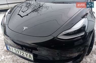 Седан Tesla Model 3 2023 в Яремче