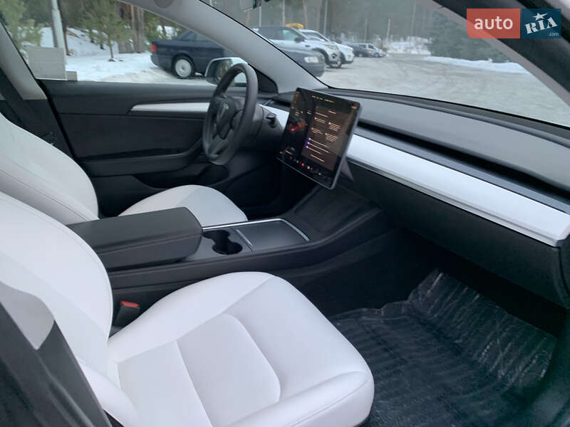 Седан Tesla Model 3 2021 в Киеве фото 24 Седан Tesla Model 3 2021 в Киеве