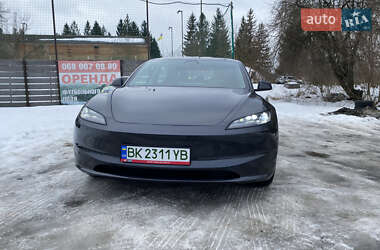 Седан Tesla Model 3 2025 в Рівному