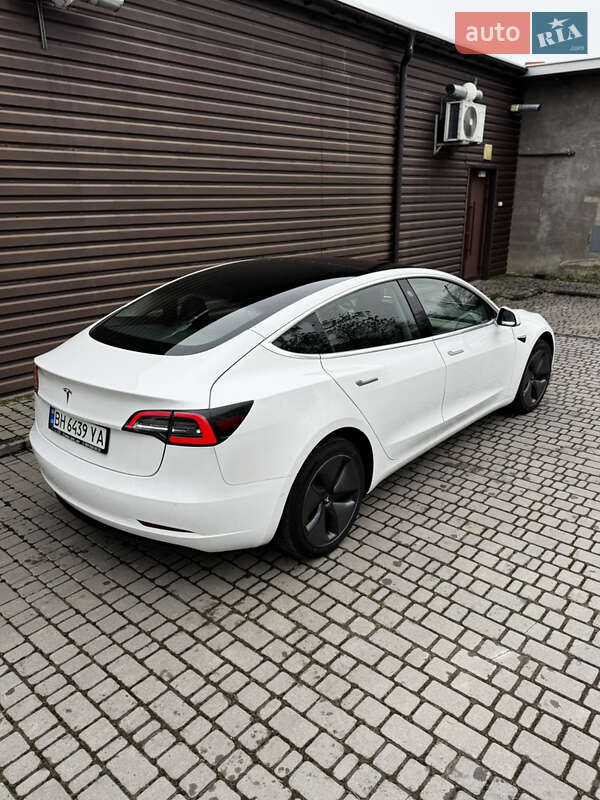 Седан Tesla Model 3 2019 в Одессе