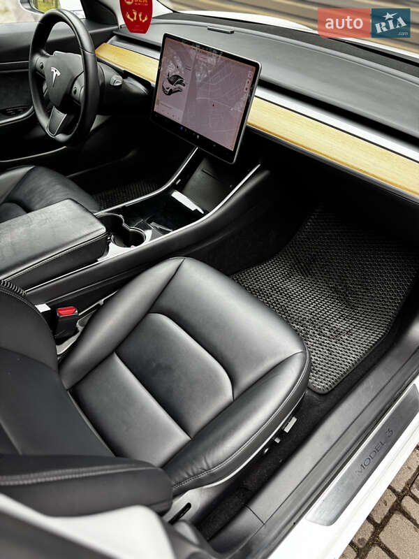 Седан Tesla Model 3 2019 в Одессе