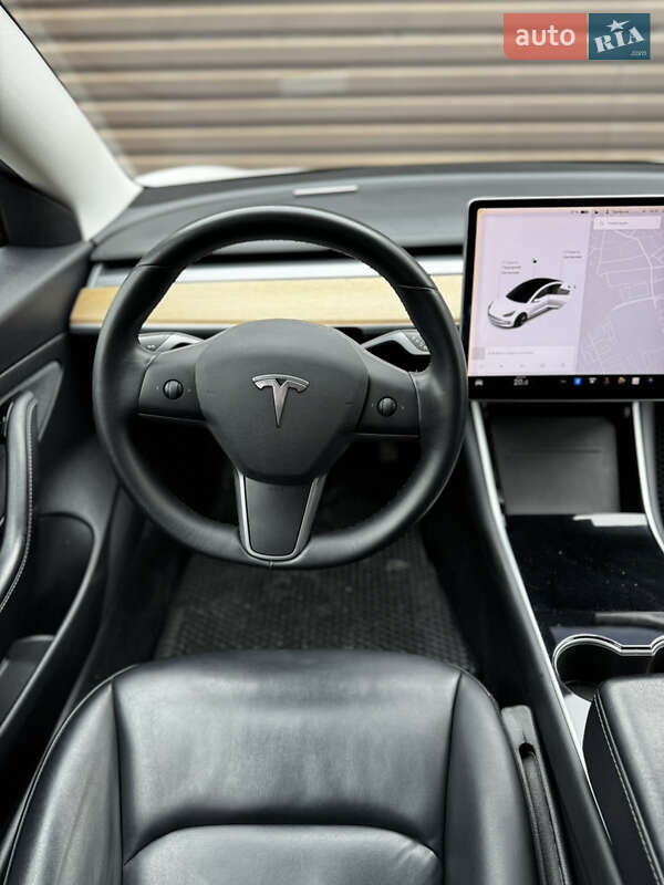 Седан Tesla Model 3 2019 в Одессе
