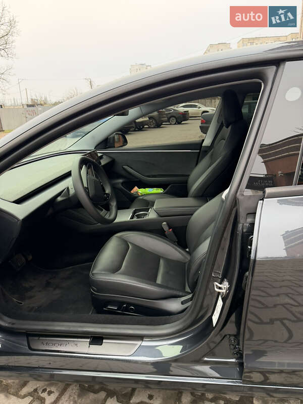 Седан Tesla Model 3 2024 в Чорноморську