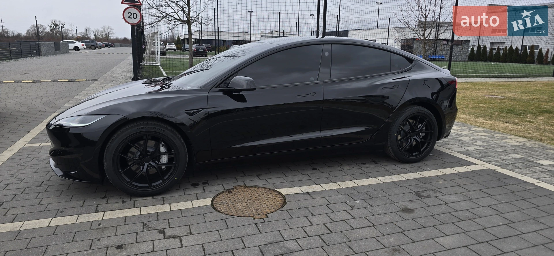 2025 Tesla Model 3 - мініатюра 5