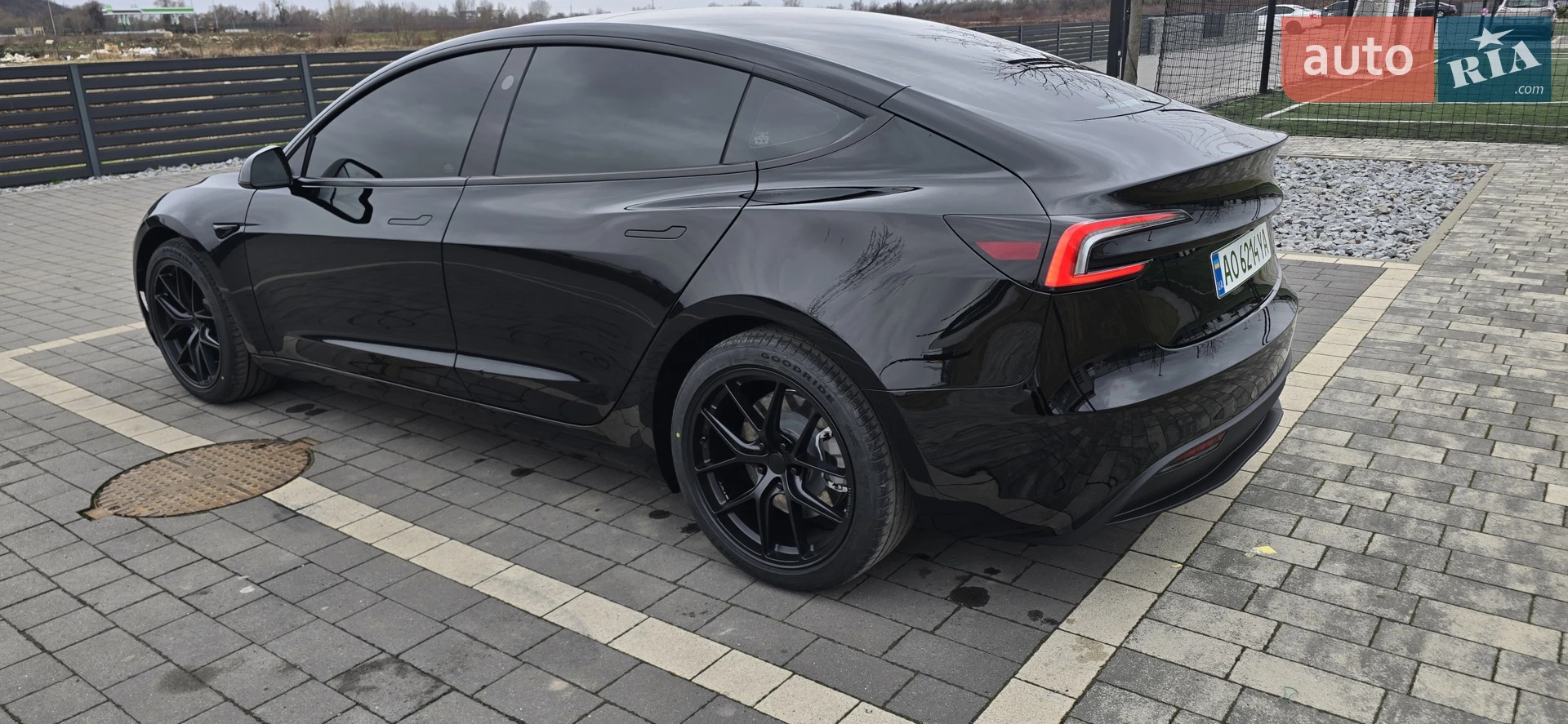 2025 Tesla Model 3 - мініатюра 9
