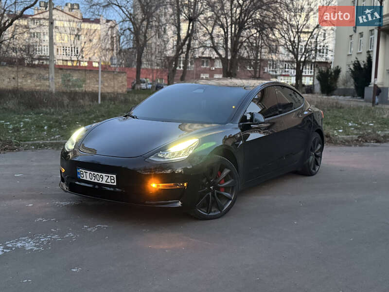 Седан Tesla Model 3 2020 в Одессе