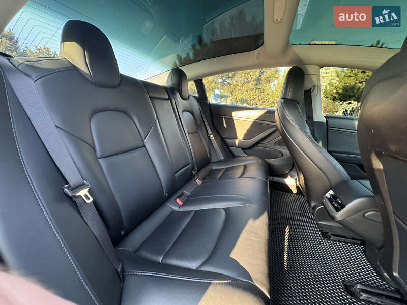 Седан Tesla Model 3 2020 в Одессе