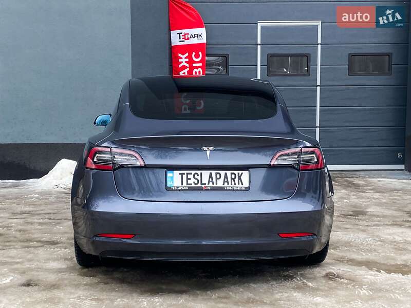 Седан Tesla Model 3 2021 в Києві