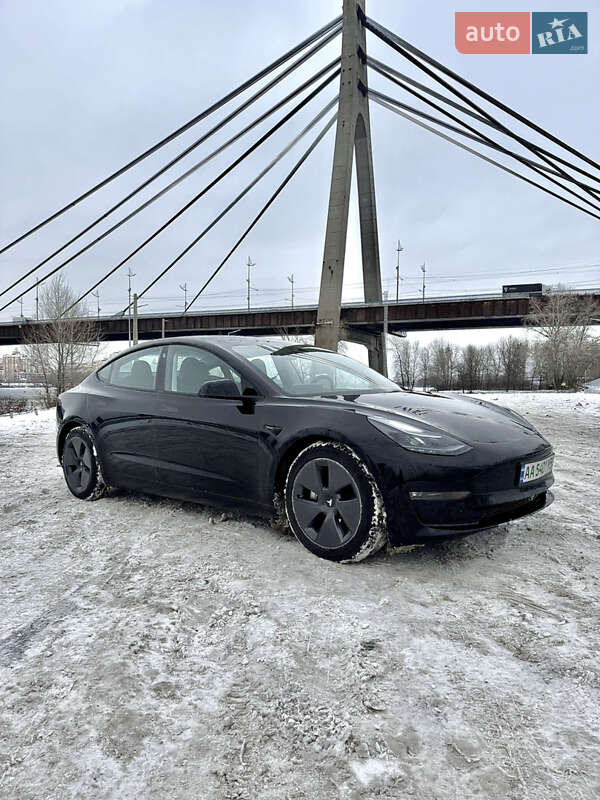 Седан Tesla Model 3 2023 в Киеве