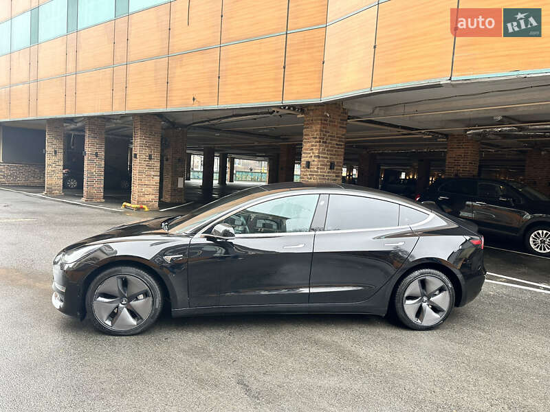 Седан Tesla Model 3 2018 в Одесі
