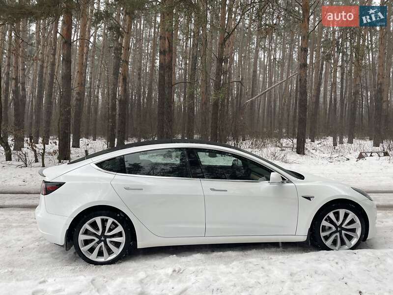 Седан Tesla Model 3 2020 в Киеве