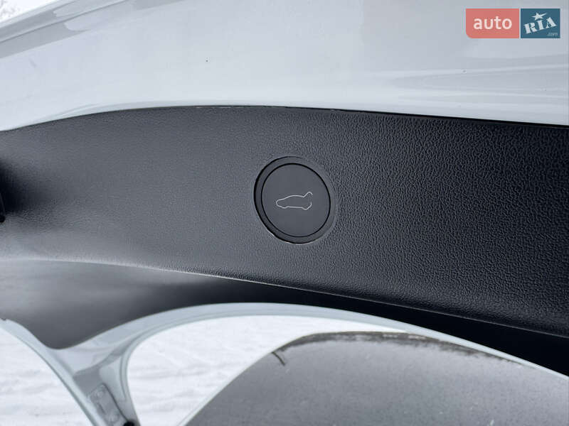 Седан Tesla Model 3 2023 в Дніпрі фото 16 Седан Tesla Model 3 2023 в Дніпрі