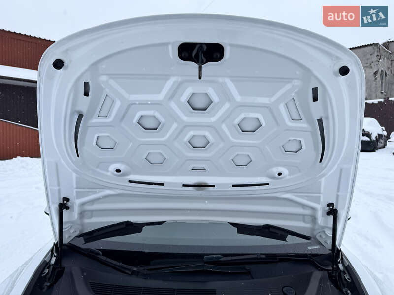 Седан Tesla Model 3 2023 в Дніпрі фото 26 Седан Tesla Model 3 2023 в Дніпрі