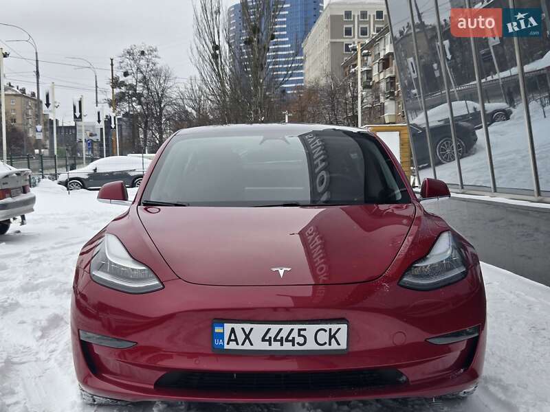 Седан Tesla Model 3 2019 в Киеве