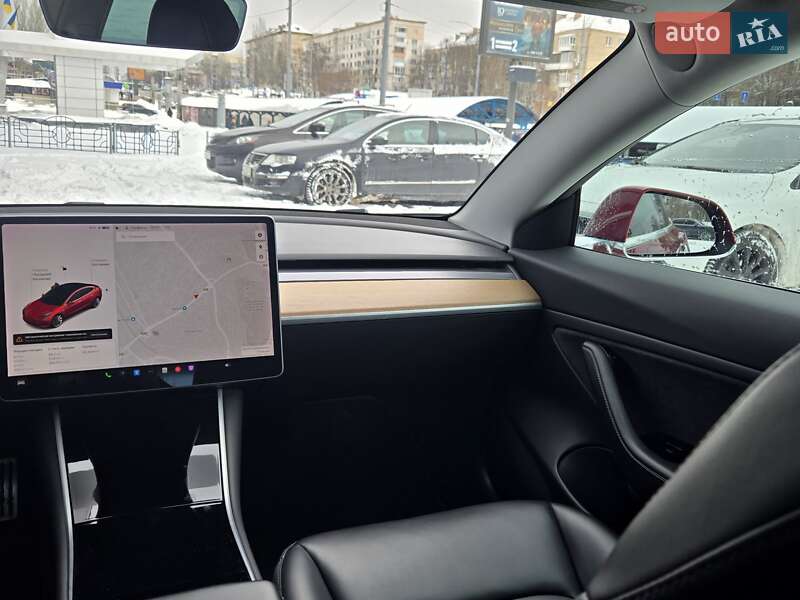 Седан Tesla Model 3 2019 в Киеве