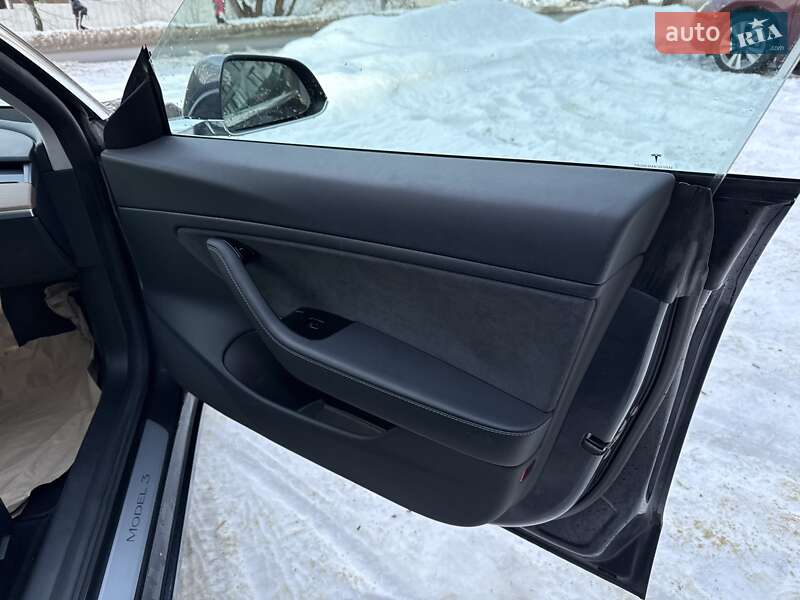 Седан Tesla Model 3 2019 в Львове фото 45 Седан Tesla Model 3 2019 в Львове