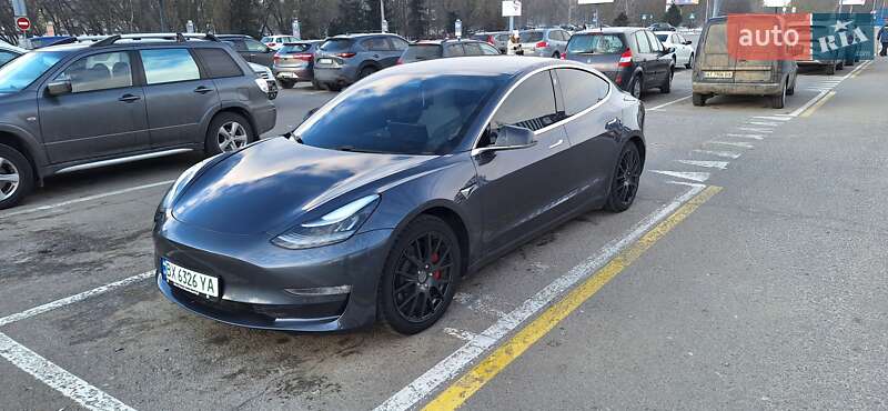 Седан Tesla Model 3 2019 в Хмельницком фото Седан Tesla Model 3 2019 в Хмельницком