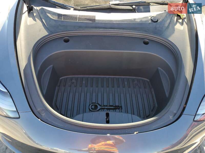 Седан Tesla Model 3 2023 в Черкассах фото 11 Седан Tesla Model 3 2023 в Черкассах