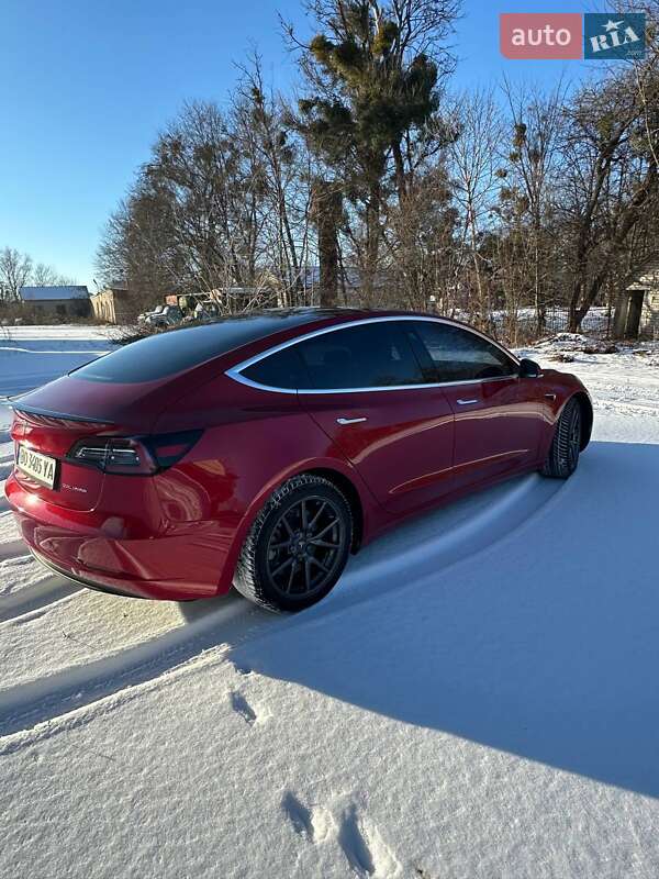 Седан Tesla Model 3 2018 в Кременці