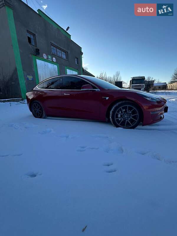 Седан Tesla Model 3 2018 в Кременці